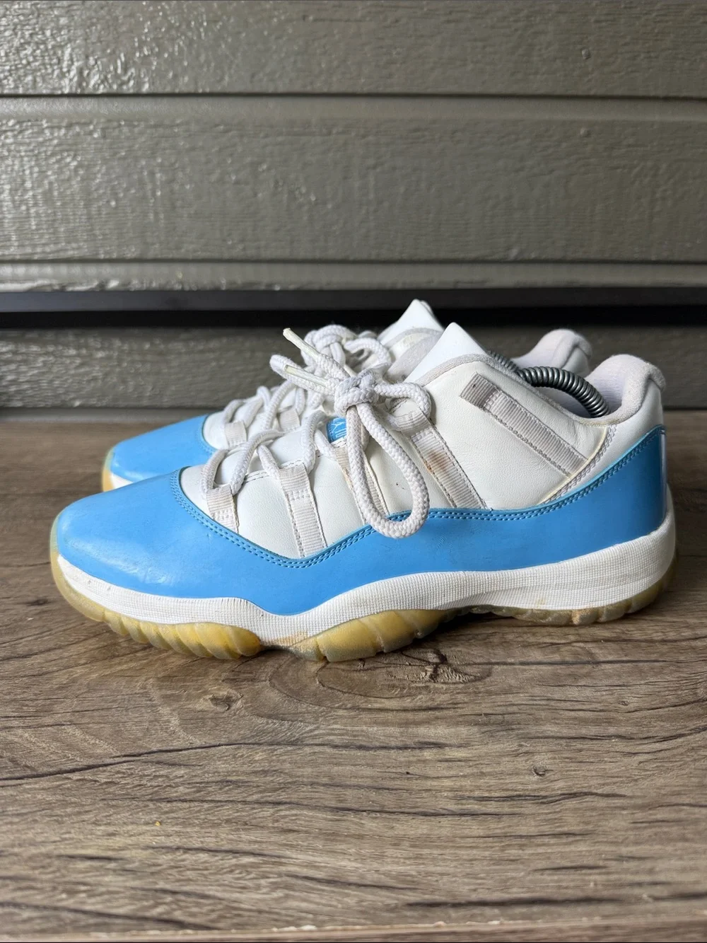 Jordan Low-Top Sneakers in White and Light Blue with Yellow Sole size 9.5